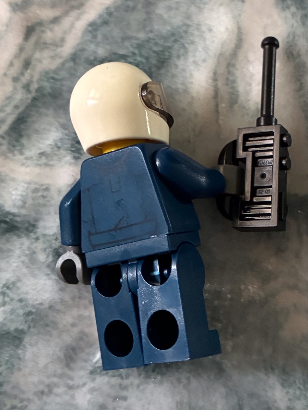 Navy Blue Police Minifigure with Radio and White Visor Helmet - Picture 2 of 3